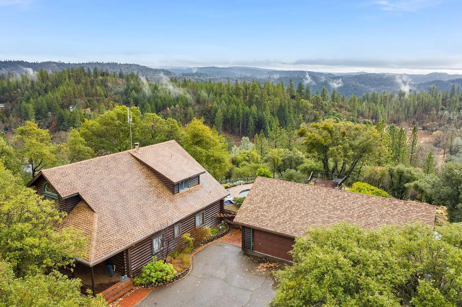 500 Hilltop Ct photo 1