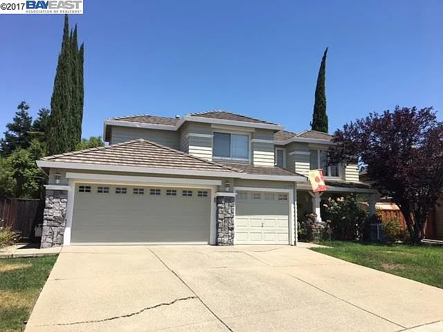 5213 Berrydale Way photo 1