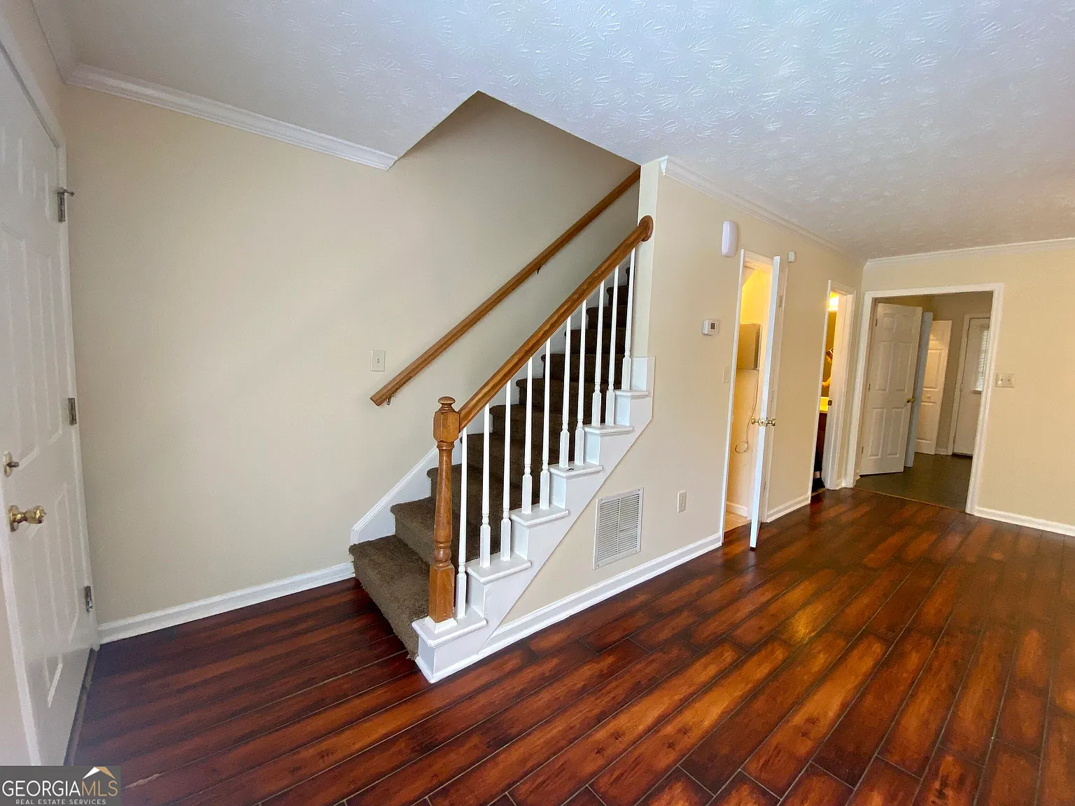 2 bed, 2.5 bath, 1202 sqft, $1,400 — Photo 3