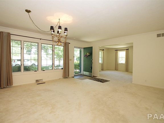 4th image of 300 W Northridge Ln
