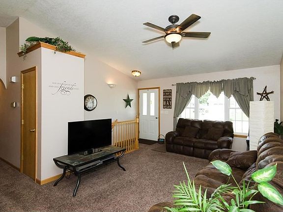 5th image of 305 Hope Ave
