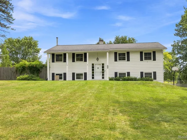 9805 Platt Rd, Milan, MI 48160