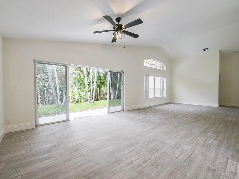 172 Jones Creek Dr — Photo 23