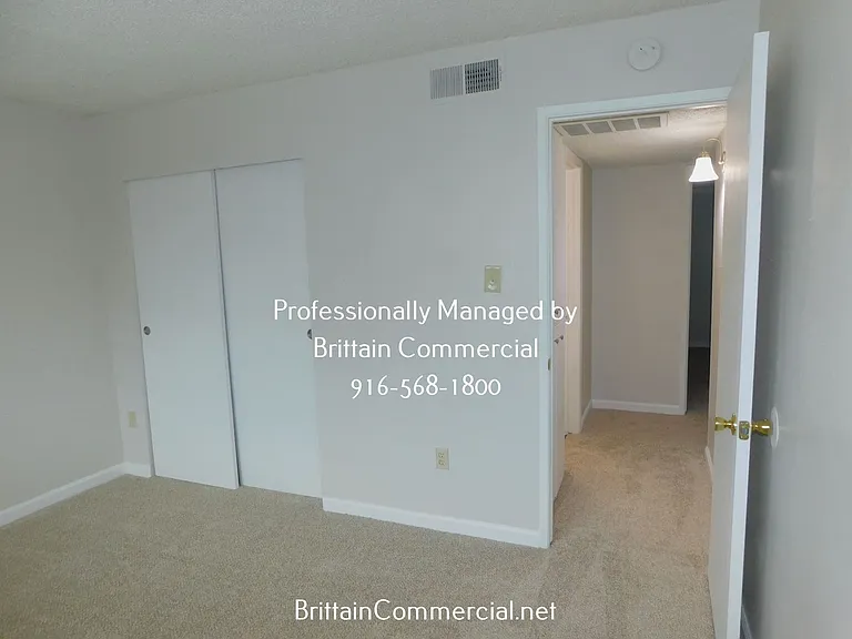 2818 O St #15 — Photo 13