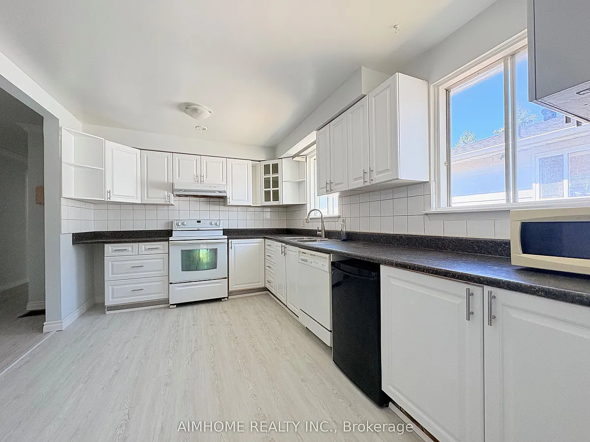 Building Photo - 70 Micmac Cres