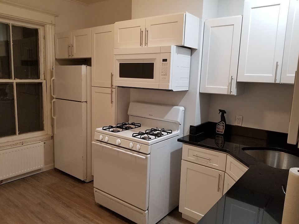 2nd image of 493 Hamilton St APT 2