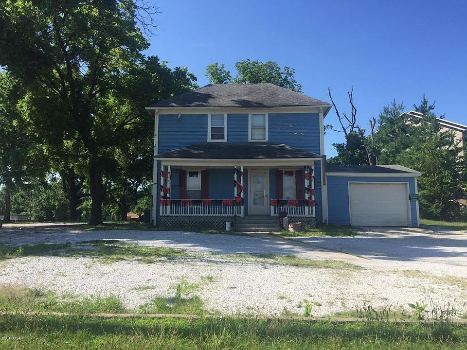 2nd image of 3924 E 7th St
