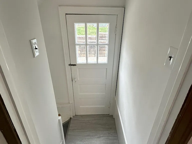 700 Iona Ave — Photo 22