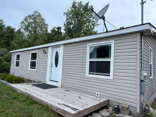 6039 126th Ave, Fennville, MI 49408
