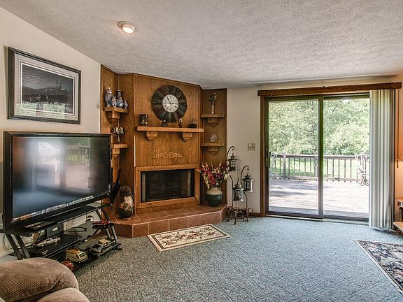 5th image of 20325 Carpenter Dr