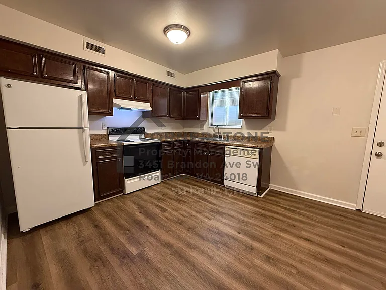 106 Lee Ave NE #3 — Photo 5