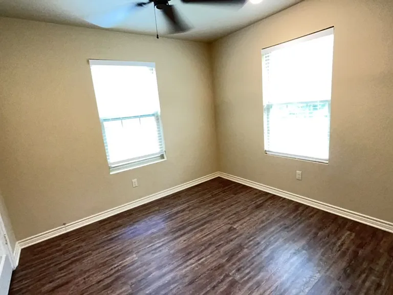 606 Rockdale St #202 — Photo 6