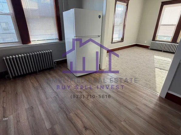 176 Pine St #3, Lewiston, ME 04240
