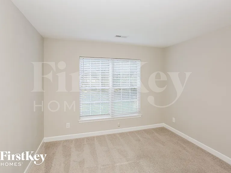 1011 Bridleside Dr — Photo 10