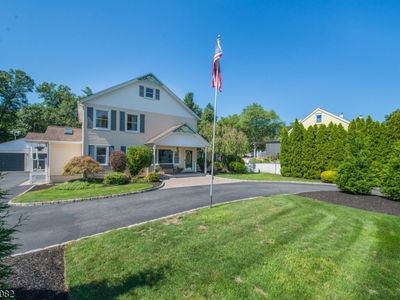 5 Clinton Rd, Fairfield, NJ, 07004
