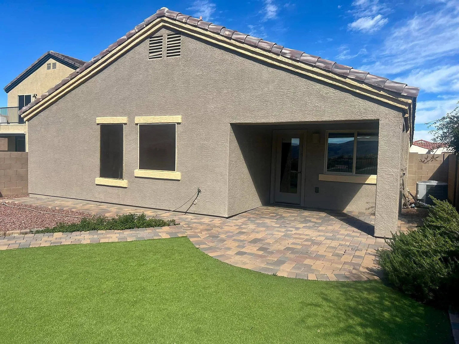 4 bed, 1850 sqft, $2,300 — Photo 3