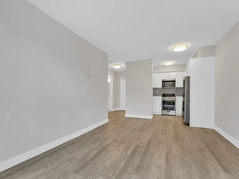 1655 Haro St — Photo 37