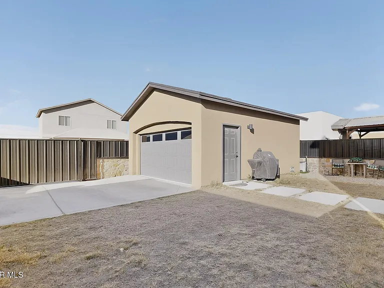 14717 Charles Foster Ave — Photo 13