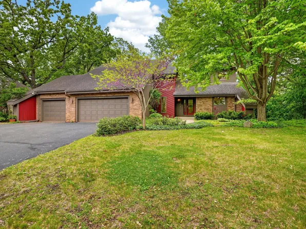 8655 Hunters Way, Apple Valley, MN 55124
