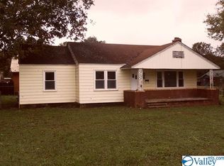 951 East St, Moulton, AL 35650