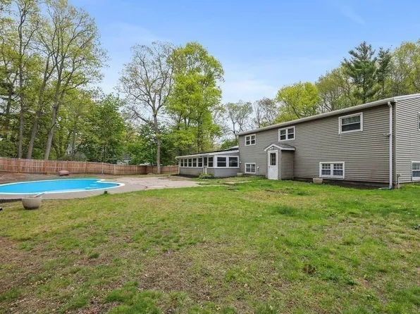 3 Willett Dr, Attleboro, MA 02703