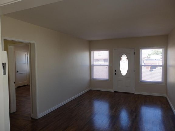 2nd image of 10920 1/2 Carmenita Rd