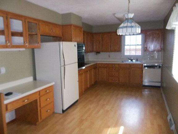 5th image of 905 Westwood Dr
