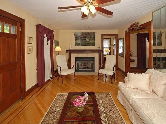 4th image of 26 Joerg Ave