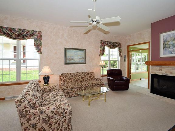 5th image of 619 Park Dr