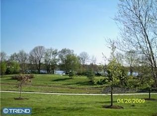 8 Russ Farm Way, Delanco, NJ 08075