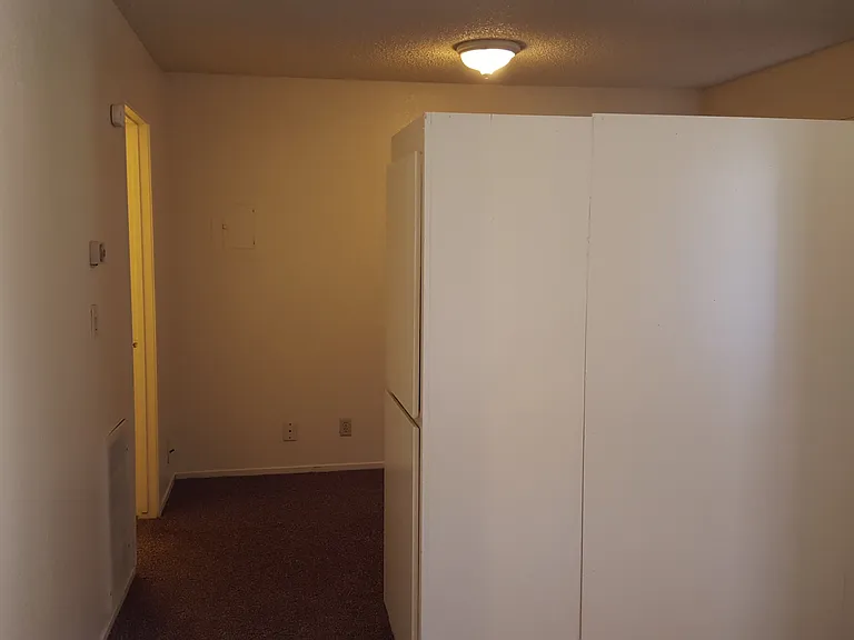 VICTORIA PARK APARTMENTS — Photo 25