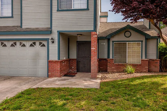 4651 W Sussex Way photo 1