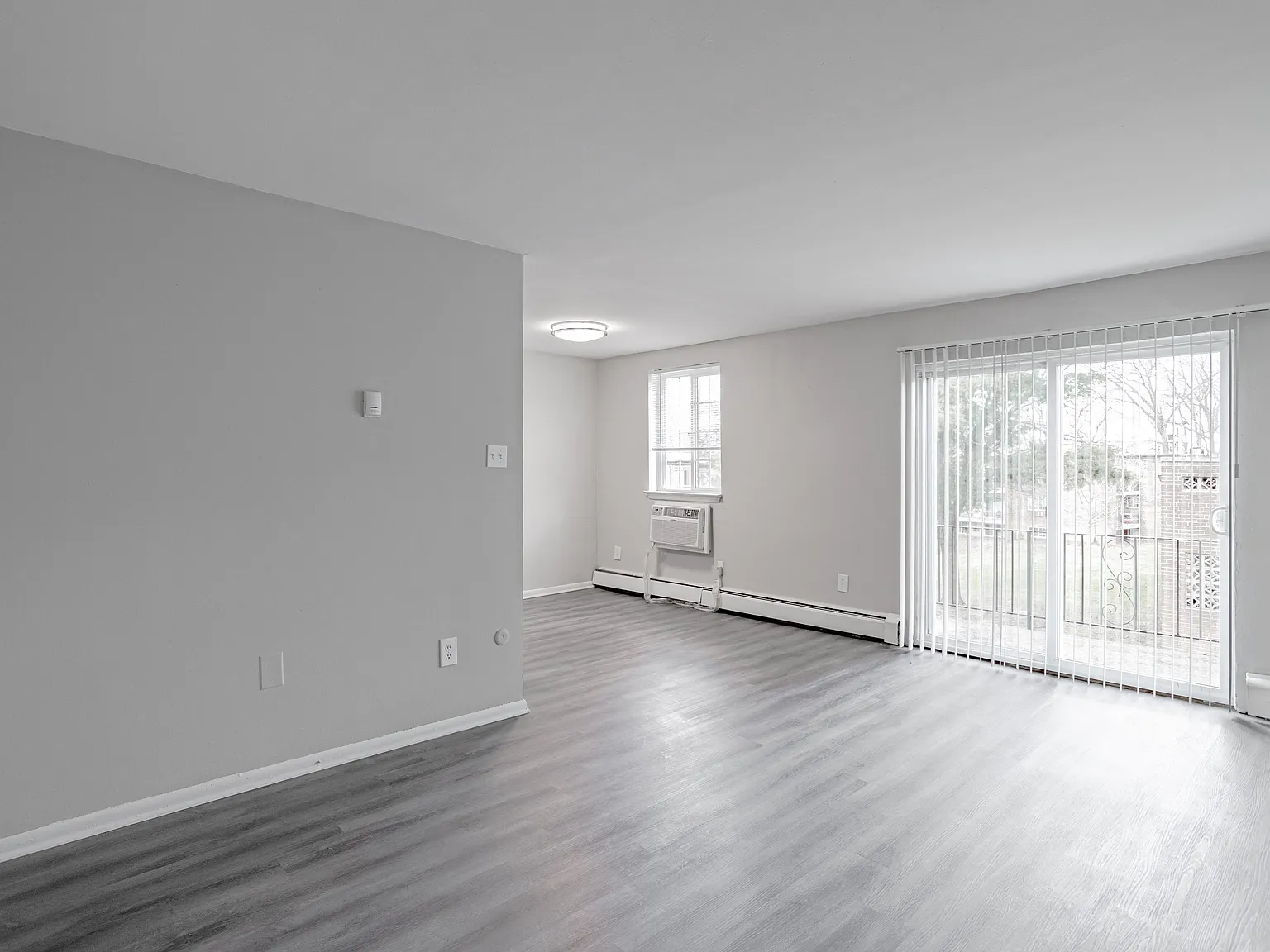 Coventry Place Apartments — Photo 2