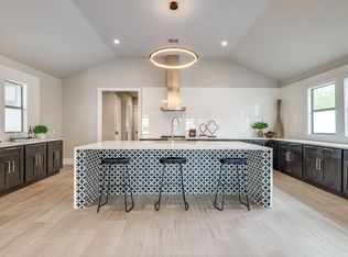 817 E Josephine St, San Antonio, TX 78208