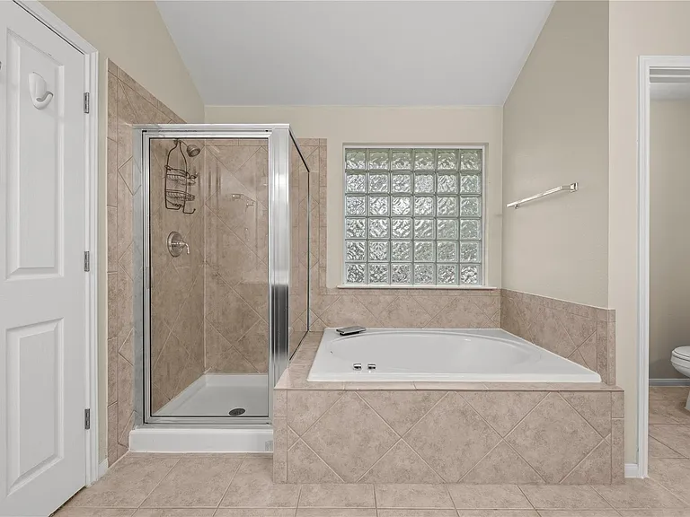 5105 Hibiscus Valley Dr — Photo 19