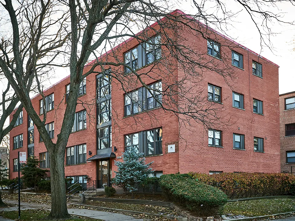 5318 N Francisco Ave #3N