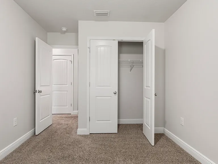 1881 Pointe Dr — Photo 22