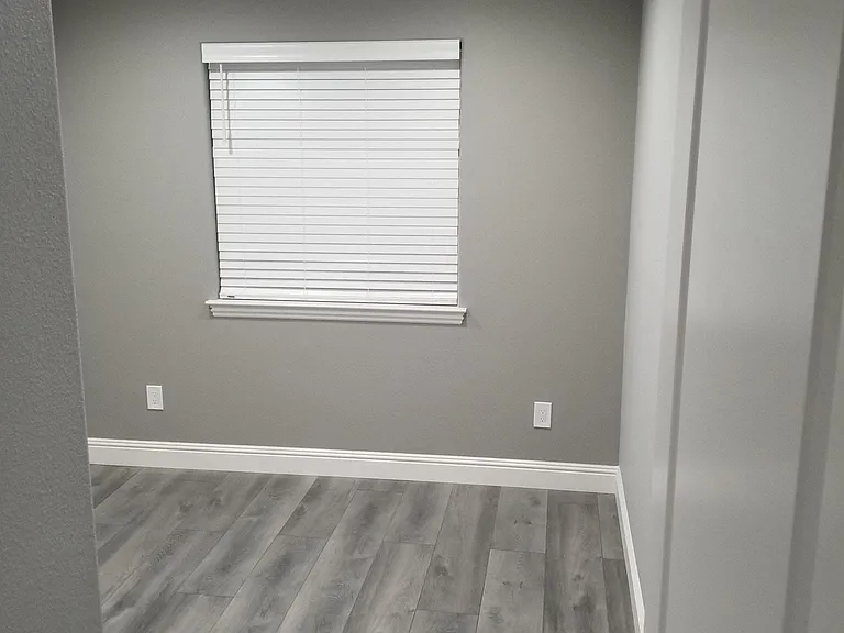 2473 Roslyn Ct — Photo 9