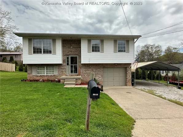 5044 Elmhaven Cir, Cross Lanes, WV 25313
