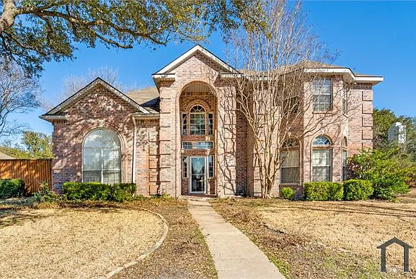 5 bed, 3360 sqft, $4,500 — Photo 3