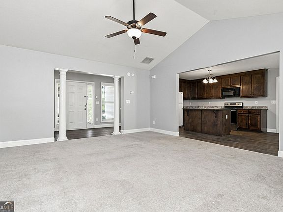 3rd image of 610 Stag Run Dr