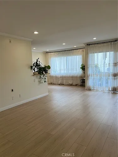 5328 Newcastle Ave #62 Photo 1