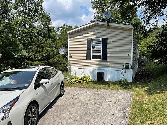 3rd image of 1030 Brevard Ln