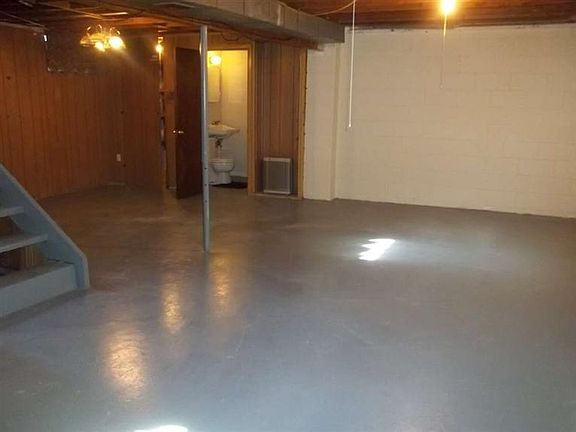 4th image of 419 Blackwood Ave