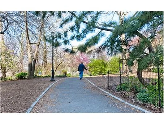 Sold by Douglas Elliman | media 15