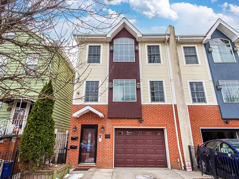 103 Jefferson Ave #1 — Photo 1
