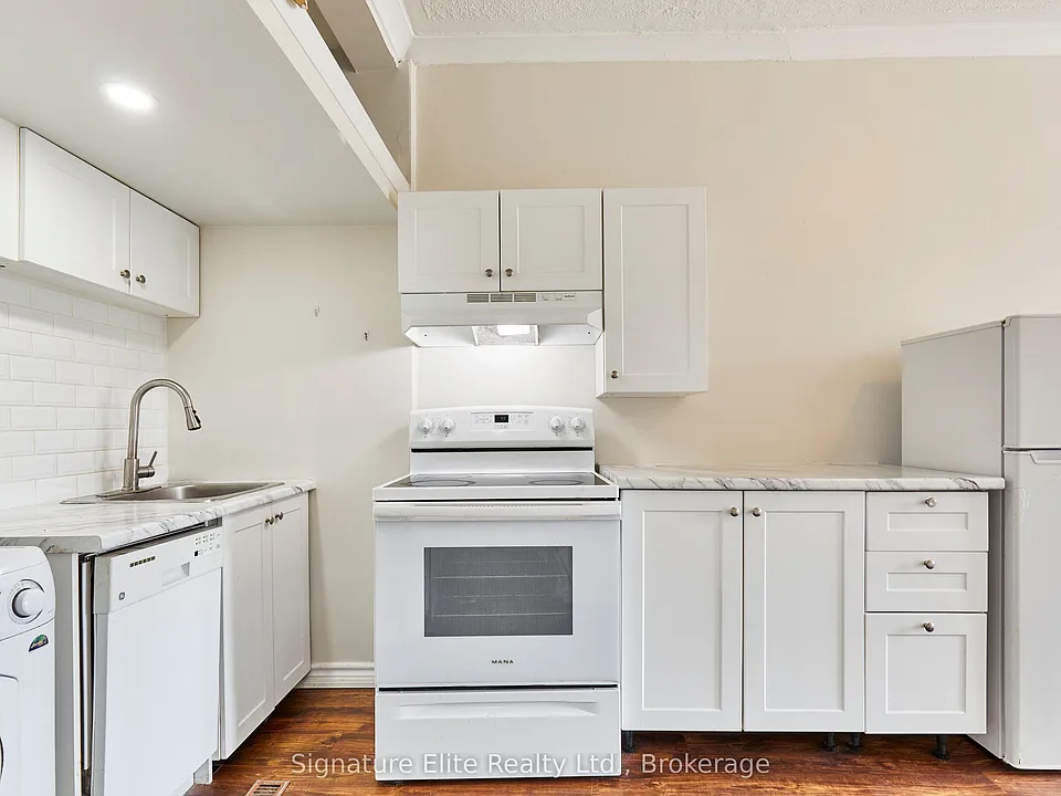 363 Barton St E #1