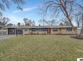 1540 Sunburst Ln, Lincoln, NE 68506