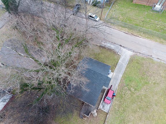 3rd image of 2110 Brown Ave