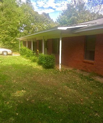 2nd image of 206 Lakeshore Dr